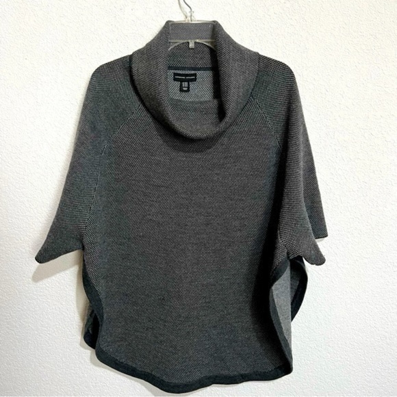 Adrienne Vittadini Merino Wool Blend Turtleneck Poncho Sweater Gray Size M/L - Picture 3 of 10